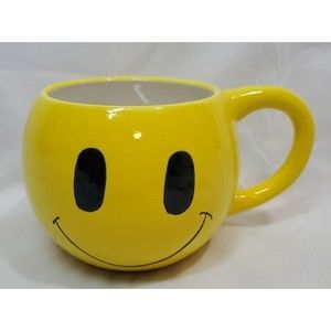 Smiley Face Mug Pre-Owned But Unused Yellow Approx 20 Oz As Pictured